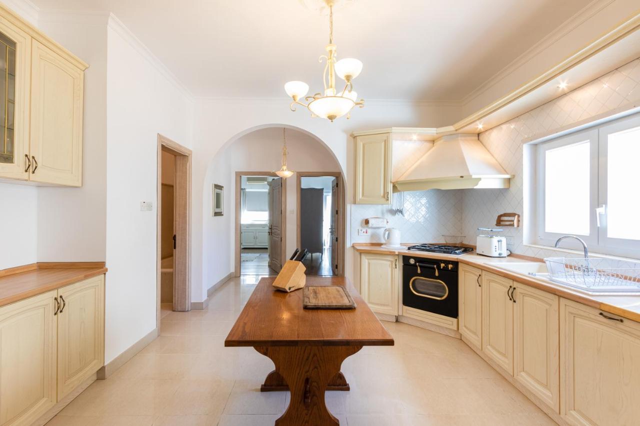 70/2- Spacious & Charming 3 Bedroom Apt In סליאמה מראה חיצוני תמונה